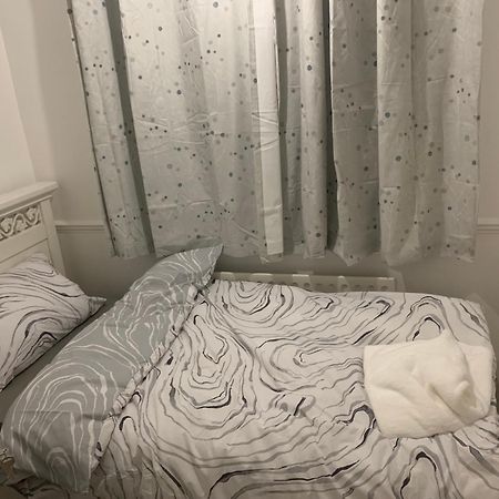 At Apex House Single Room Horndon-on-the-Hill Dış mekan fotoğraf